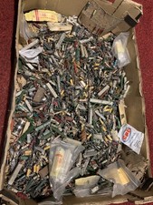 MIXED VINTAGE ALLEN BRADLEY, ERIE, DUBILIER CARBON RESISTORS - 4.8kg