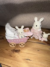 Sylvanian Families Twin Rabbits And Mum Pram Set