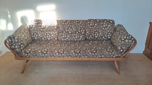 Ercol 355 studio sofa - /, day