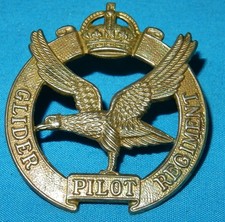 GLIDER PILOT REGIMENT BRITISH MILITARY CAP BADGE K/C - LUGS FIXING