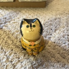 Joan De Bethel Style Hand Painted Ceramic Cat Figurine. Unsigned 4 Inch.
