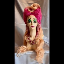 STUNNING HAND STYLED