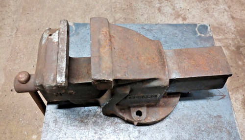 Metal holding wice record - holding, no
