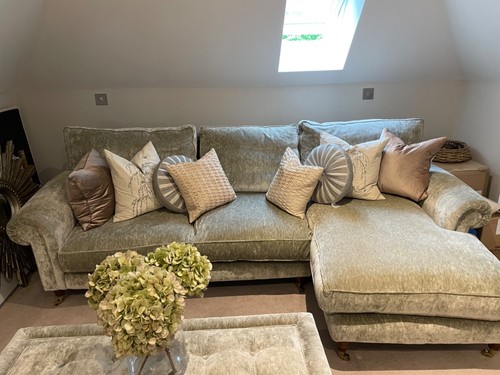 Laura ashley aisling round - laura,