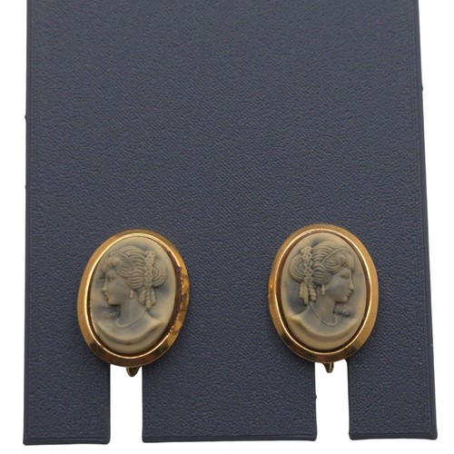 Vintage cameo clip earrings - cameo,
