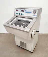 Bright Refrigerated Cryostat