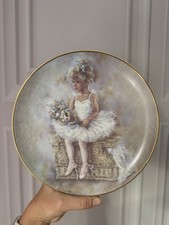 Leonardo Collector Plate 'Waiting In The Wings' Little Ballet Dancer 21cm