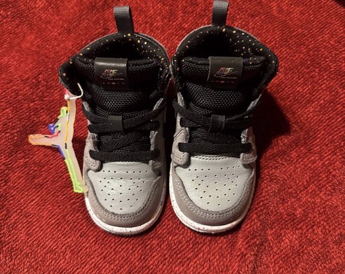 Nike air jordan mid - air,
