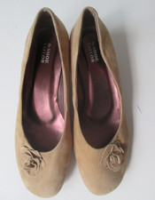 Brown suede leather shoes. Wider fitting shoes. Size 8EE from the Shoe Tailor.