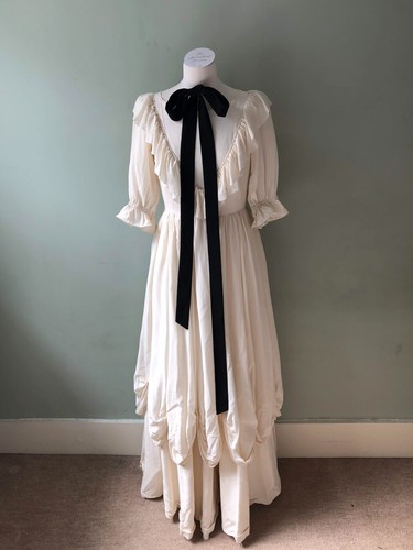 Cream vintage ruffle neck - cream, v