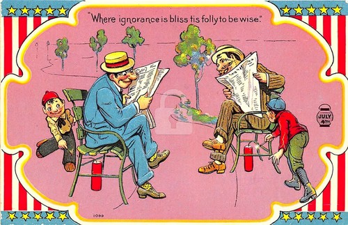 Fourth july men reading - of,