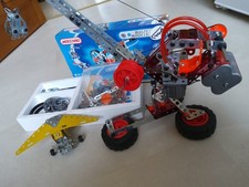 MECCANO BATTERY POWERED CRANE/