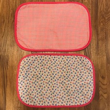 2 vintage Amercian  handmade padded double-sided fabric placemats.