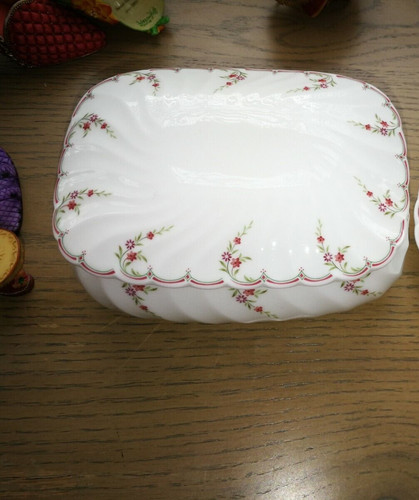 Wedgwood fine bone china - china, pink