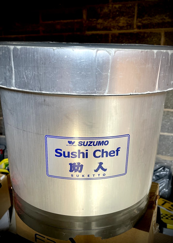 Suzumo sushi chef - suzumo, suketto