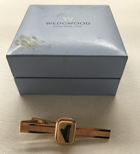 WEDGWOOD YELLOW/BLACK TIE PIN