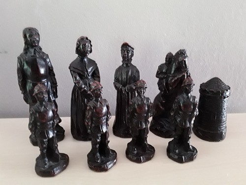Roundheads chess set - ,