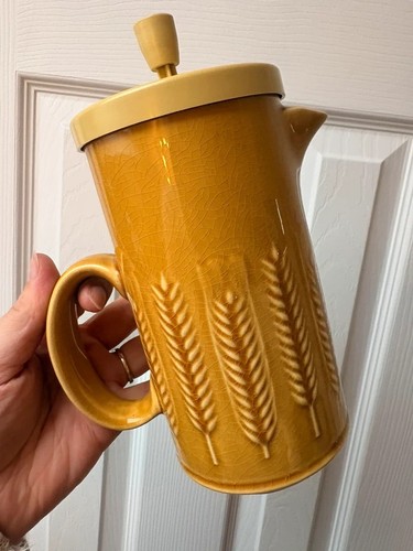 Horlicks ceramic jug and mixer