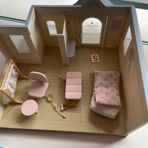 Sylvanian family infirmary - sylvanian,