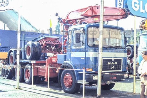 Truck photo man tractor crane - photo,