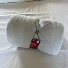 M&S Thermal Sherpa Fleece Hooded Blanket Light Grey Ultra Warmth Adults Medium