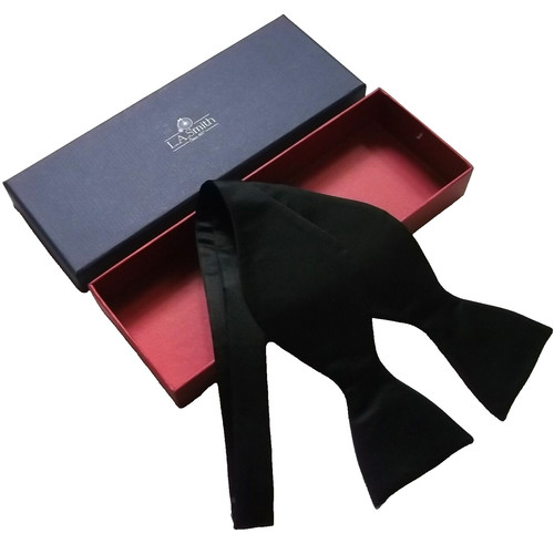 Black bowtie self - bowtie,