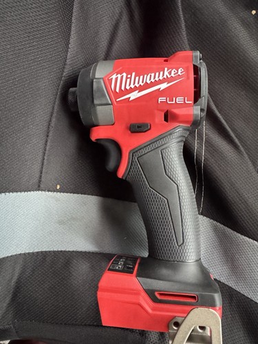 Milwaukee m18fid3 18v - 18v, impact
