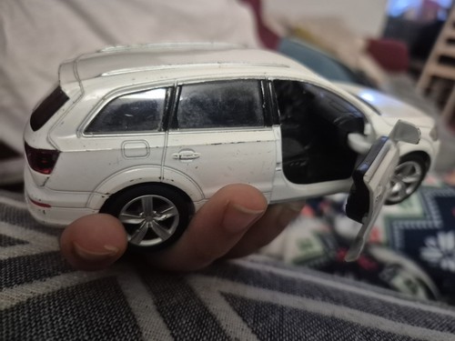 Audi white diecast - audi, car