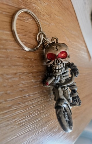 Skeleton bike resin - skeleton,
