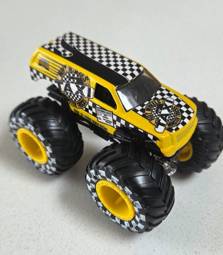 Hot wheels yellow - hot, taxi