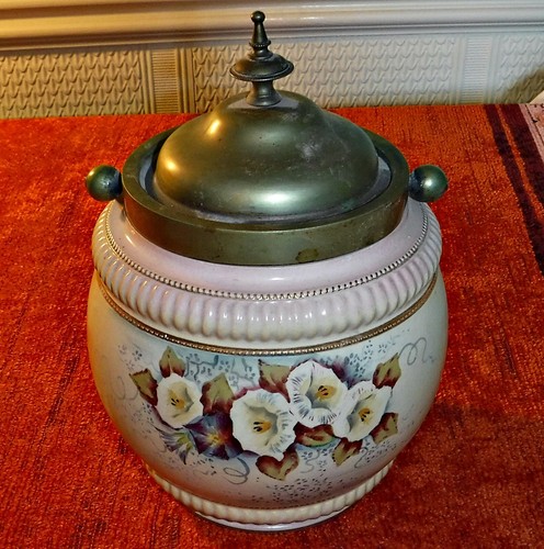 Antique porcelain biscuit - *antique,