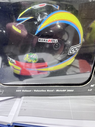 Valentino rossi scale agv - rossi, 1:2
