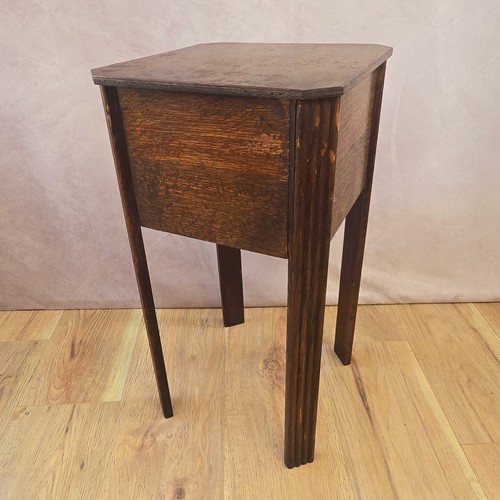 Vintage 1940s oak side table - 1940s,