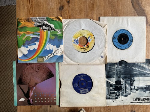 Vintage vinyl singles - 7”,