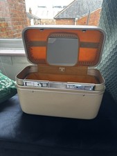 Vintage Queen Vanity Case