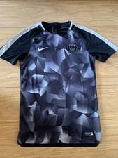 psg football shirt small in