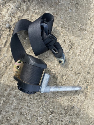 Mercedes w126 300se seat belt - 300se,