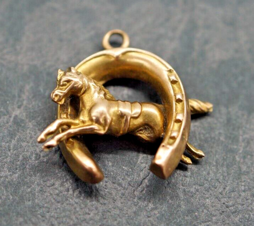 Unusual 9ct gold - 9ct,