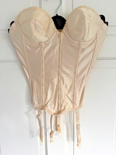 Carnival vintage ivory lace - carnival,