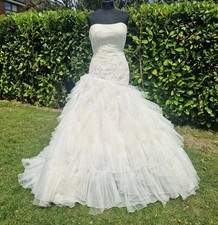 Pronovias 'Deusto' Bridal Gown / Wedding Dress UK 8 - Zip / Button Back - Bustle