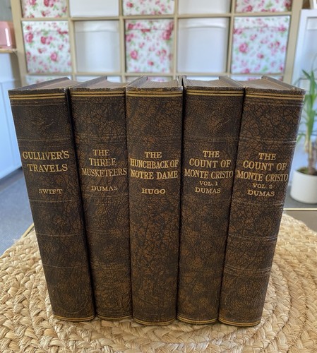 Set vintage hardback - of,