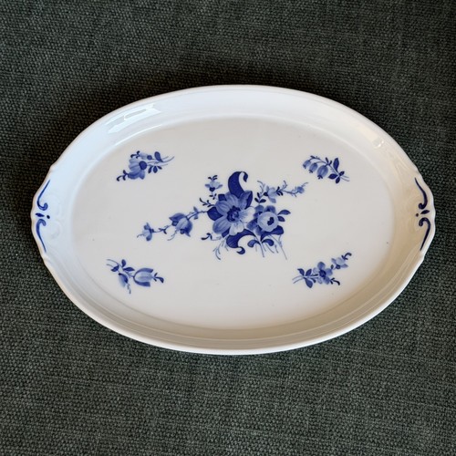 Beautiful vintage oval serving - beautiful,