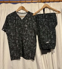 FIGS Scrubs Set Medium Camo