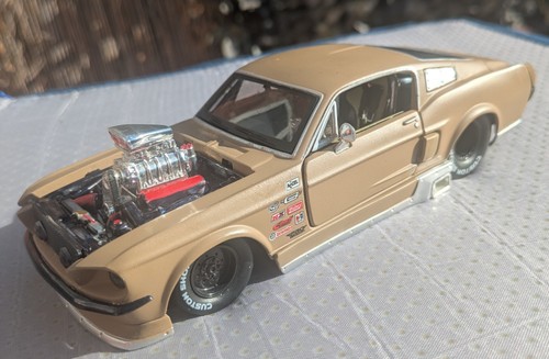 Scale maisto classic 1967 - 1/24,