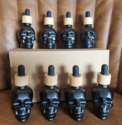 Black glass skull droppers - black,