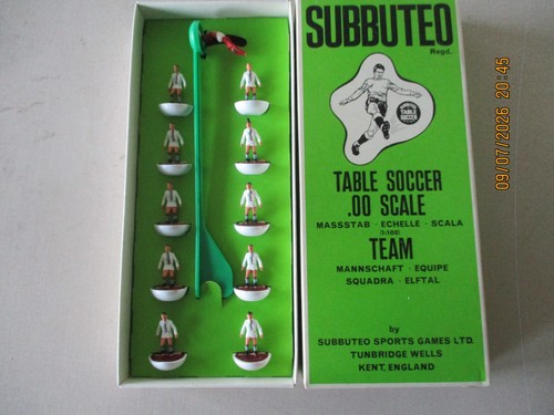 Subbuteo heavyweight team 102 - heavyweight,