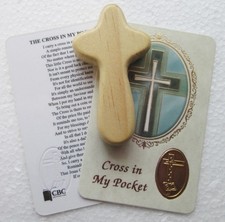 ONE WOODEN HOLDING PRAYER COMFORT CROSS WITH A CROSS IN MY POCKET VERSE CARD