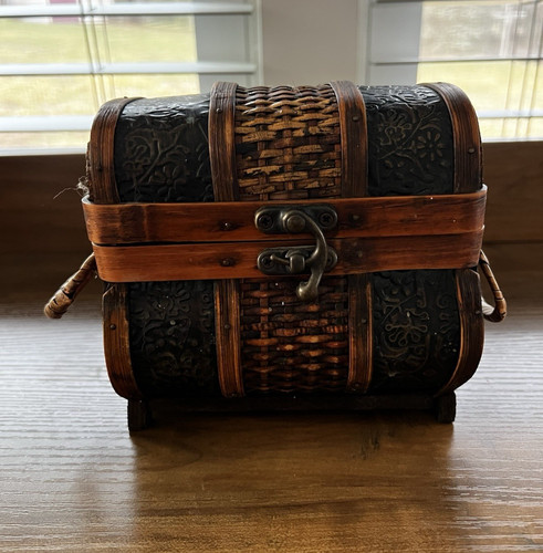 Vintage small trunk - vintage,
