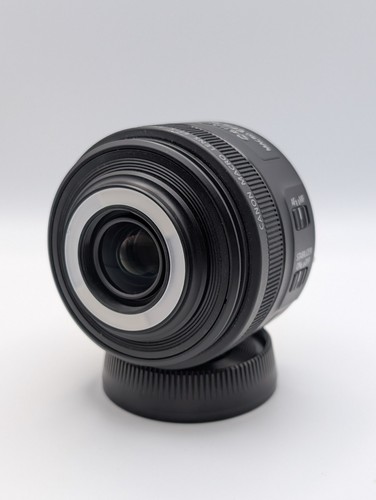 Canon 35mm 8 macro - f/2.8,