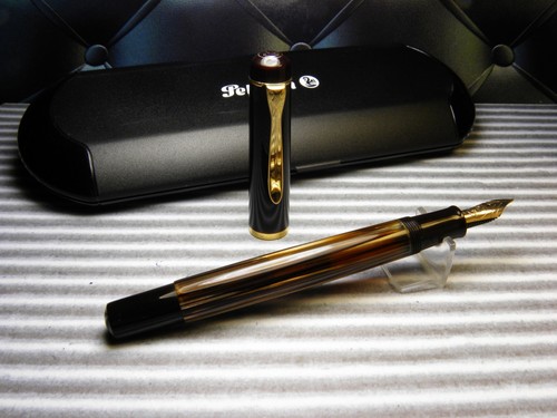 Vintage old style pelikan - old,